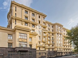 Хилков переулок, 1