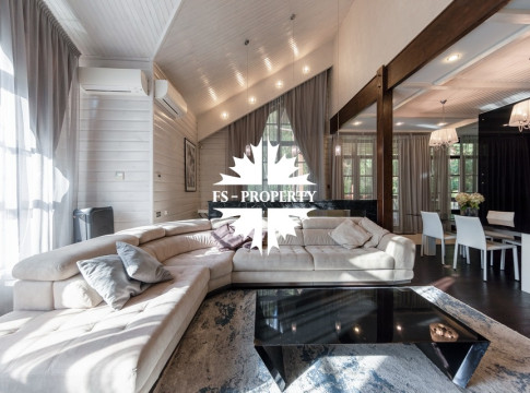 СТИЛЬНЫЙ ДЕРЕВЯННЫЙ ДОМ НА ЛЕСНОМ УЧАСТКЕ